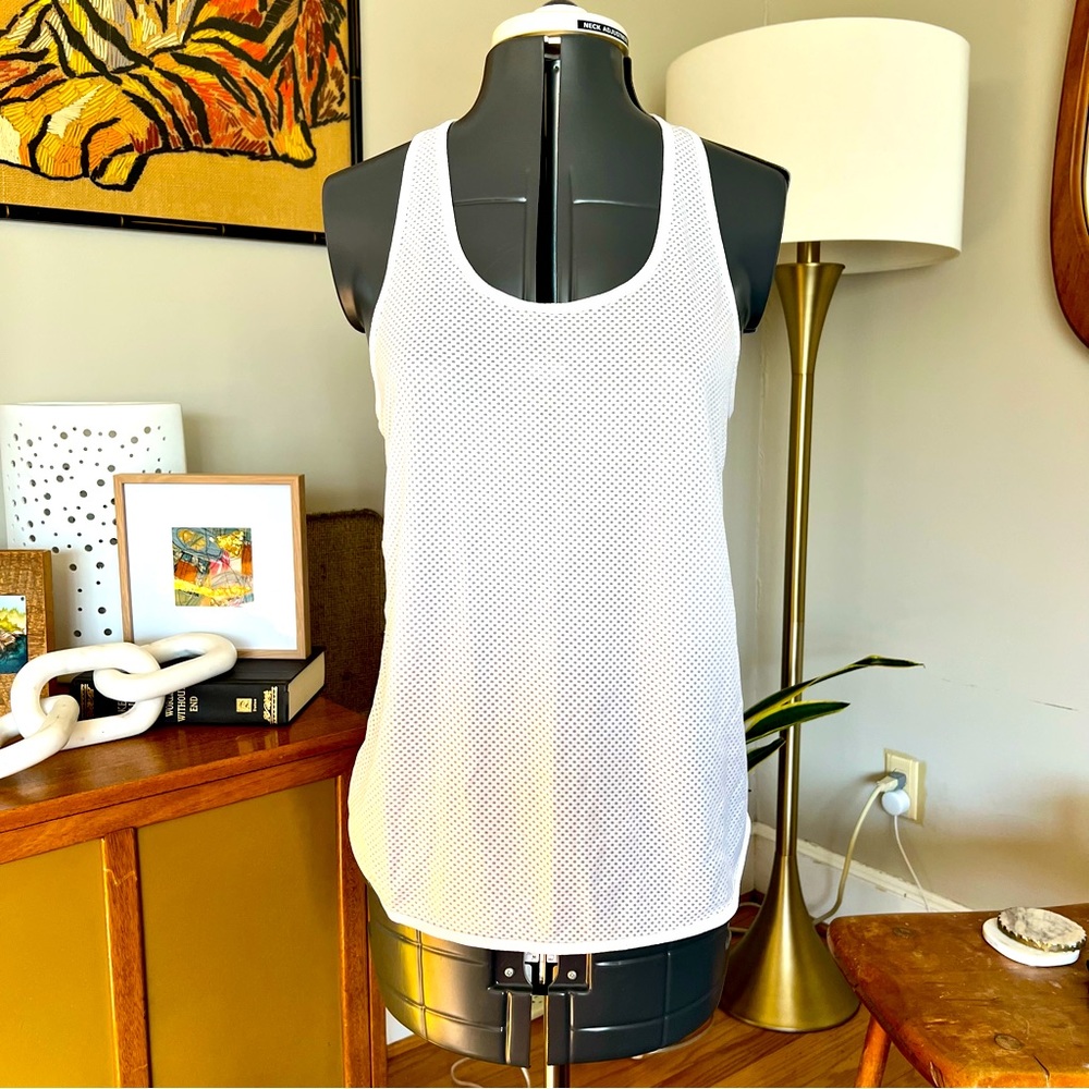 Gap Fit White Racer Back Mesh Tank Top Size S